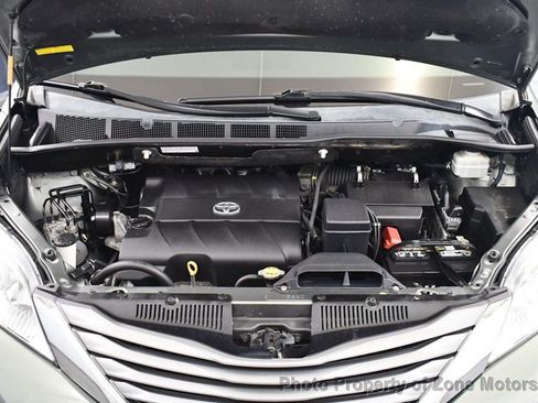 Used 2014 Toyota Sienna XLE image 48