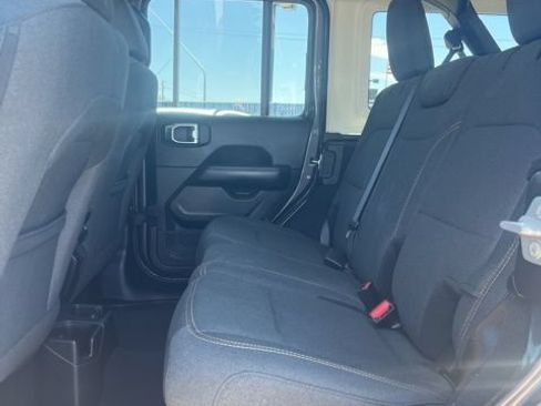 Used 2025 Jeep Wrangler Unlimited Sahara AWD/4WD image 25