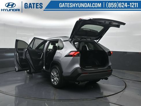 Used 2019 Toyota RAV4 Limited AWD/4WD image 58