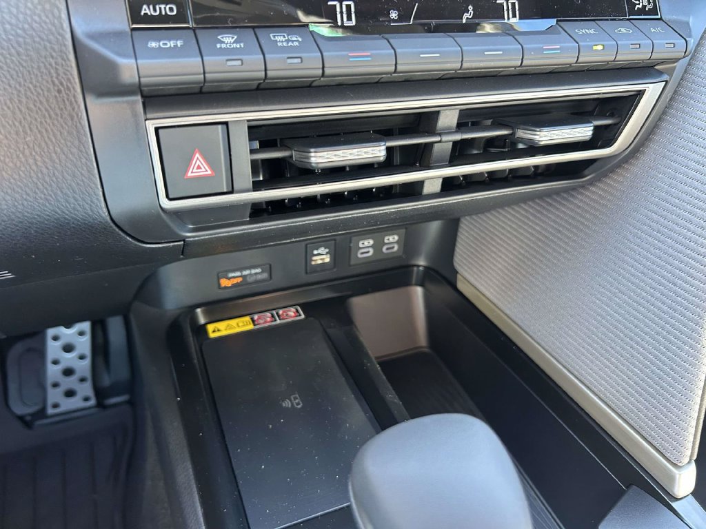 New 2026 Toyota Camry SE FWD image 22