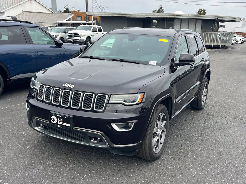 Used 2018 Jeep Grand Cherokee Limited AWD/4WD image 3