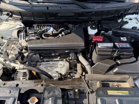Used 2020 Nissan Rogue S FWD image 38