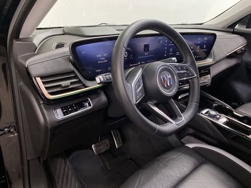 Used 2025 Buick Envision Sport Touring image 2