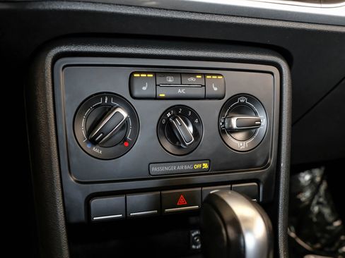 Used 2015 Volkswagen Beetle 1.8T image 23