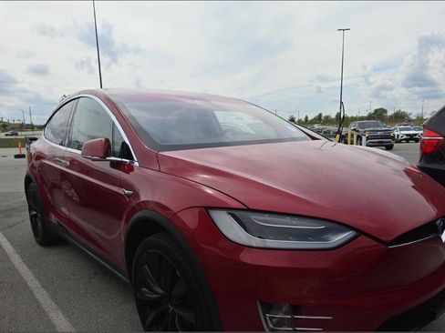 Used 2018 Tesla Model X 75D AWD/4WD image 2