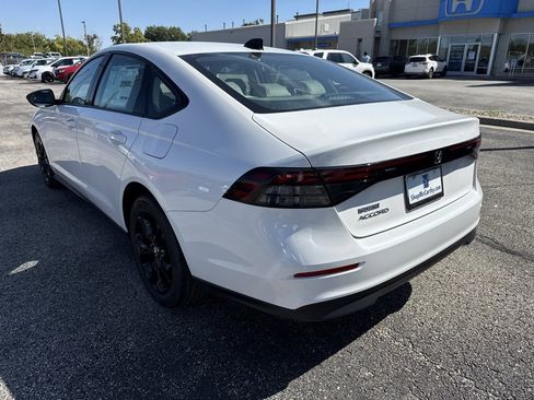 New 2025 Honda Accord SE image 14