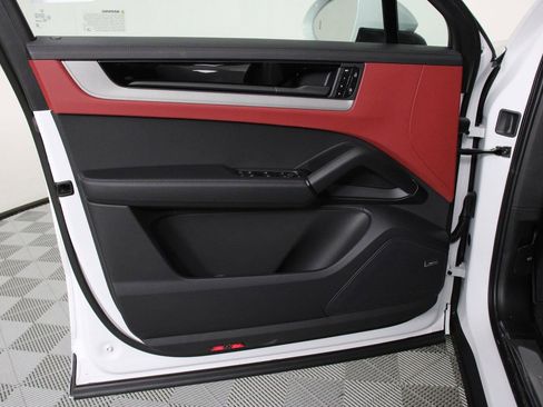 New 2026 Porsche Cayenne Coupe image 21