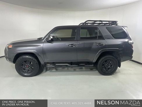 Used 2020 Toyota 4Runner SR5 Premium w/ Moonroof Package AWD/4WD image 9