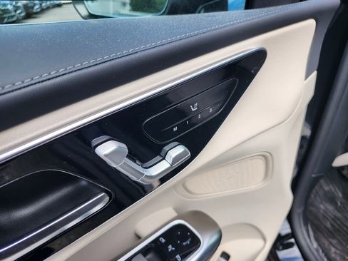 Certified 2025 Mercedes-Benz GLC 300 4MATIC image 18