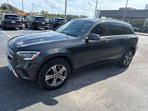 Used 2021 Mercedes-Benz GLC 300 image 4
