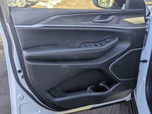 New 2026 Jeep Grand Cherokee Limited image 10