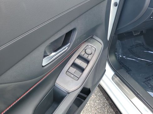 New 2026 Nissan Sentra SR w/ Floor Mat Package FWD image 15