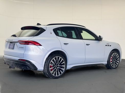 Used 2024 Maserati Grecale Trofeo image 3