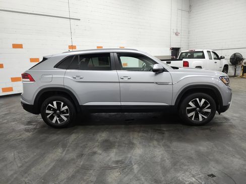 Used 2022 Volkswagen Atlas Cross Sport SE AWD/4WD image 19