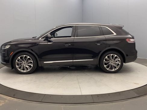 Used 2023 Lincoln Nautilus Reserve AWD/4WD image 2