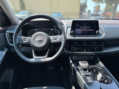 Used 2023 Nissan Rogue S AWD/4WD image 16