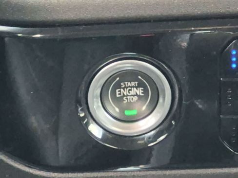 Used 2022 GMC Sierra 1500 SLT AWD/4WD image 17