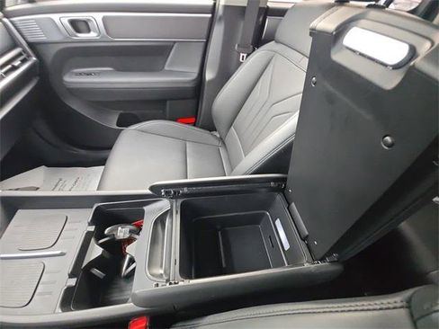 Certified 2025 Hyundai Santa Fe SEL image 21