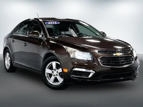 Used 2015 Chevrolet Cruze LT FWD image 1