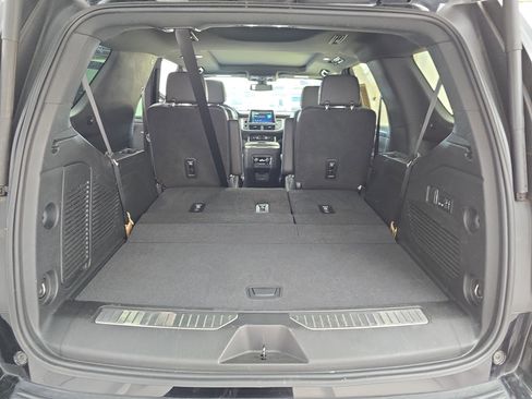 Used 2022 Chevrolet Tahoe Z71 w/ Luxury Package image 13