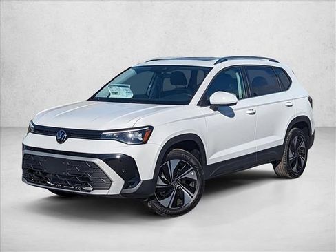 New 2025 Volkswagen Taos SE image 1