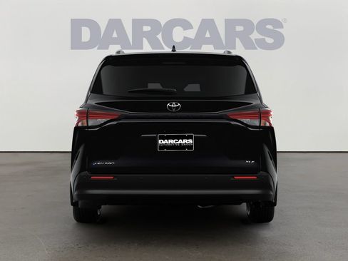 New 2026 Toyota Sienna XLE AWD/4WD image 6