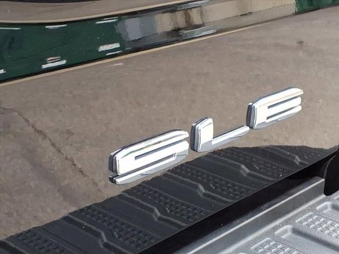 Used 2023 GMC Sierra 1500 SLE image 8