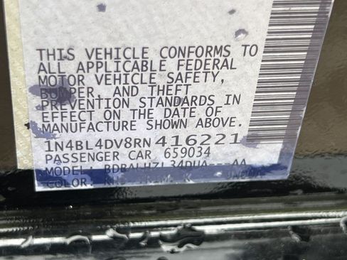 Used 2024 Nissan Altima 2.5 SV FWD image 27