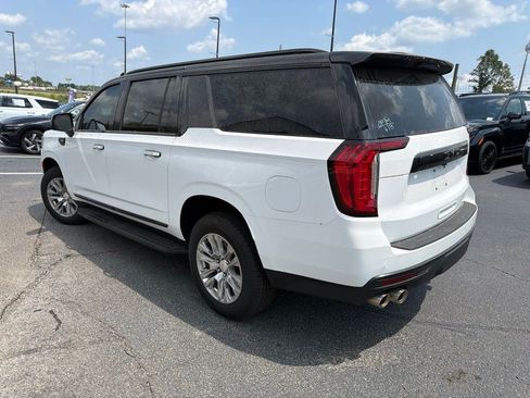 Used 2024 GMC Yukon XL Denali AWD/4WD image 3