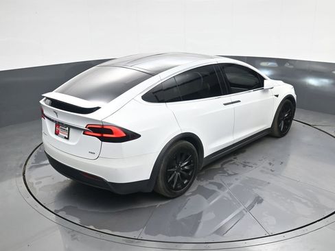 Used 2018 Tesla Model X 75D image 33