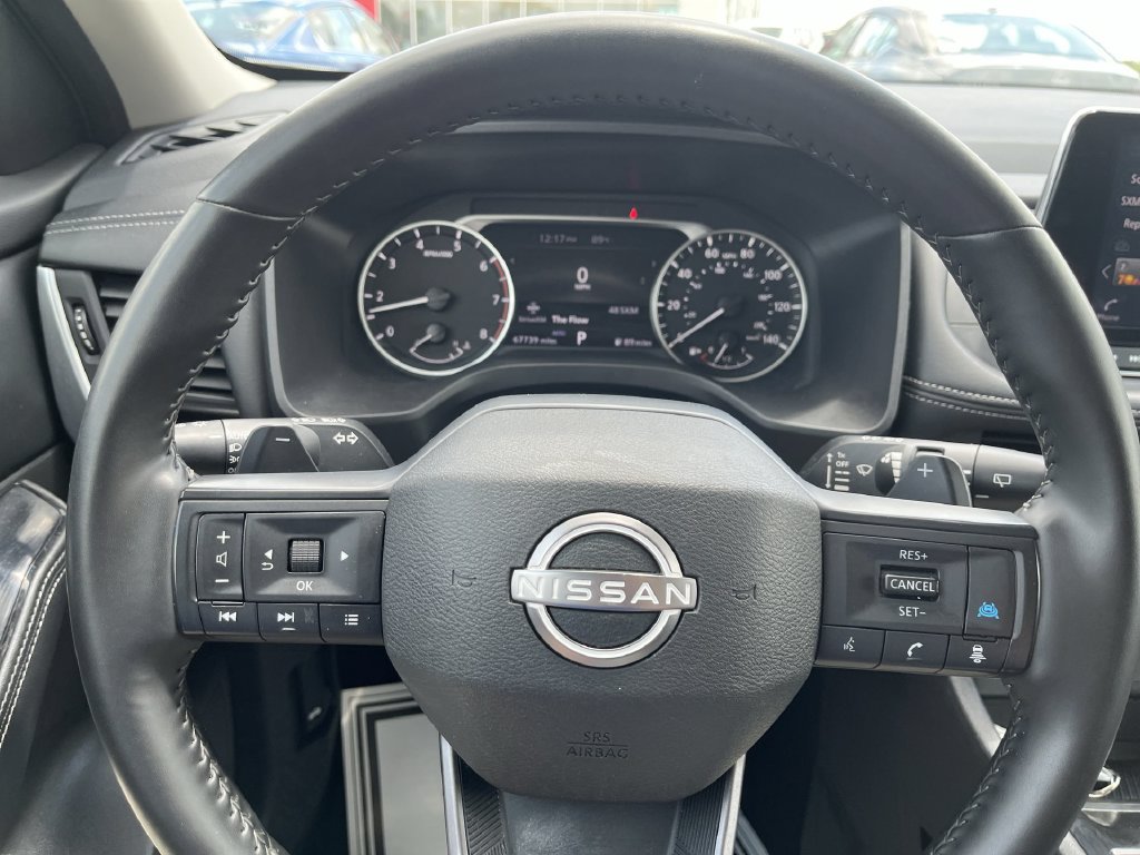 Used 2025 Nissan Rogue SV AWD/4WD image 14