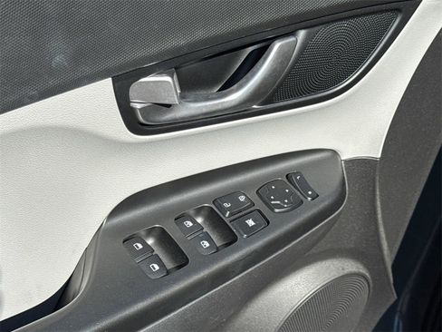 Used 2023 Hyundai Kona SE w/ Cargo Package image 24