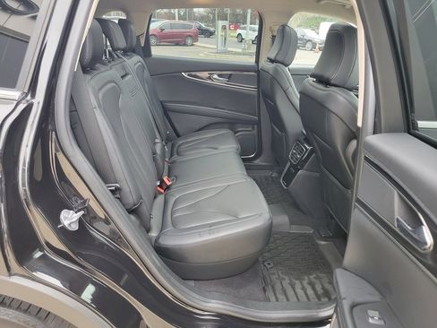 Certified 2023 Lincoln Nautilus Reserve image 19