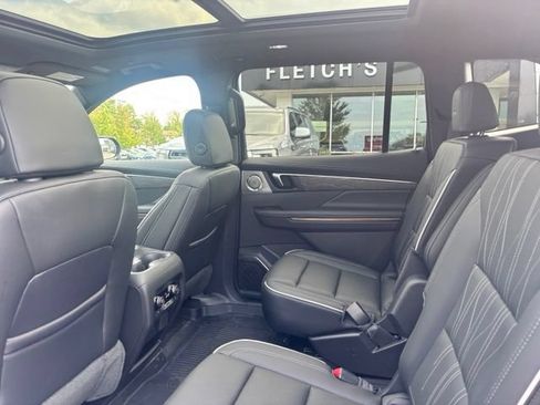 Used 2026 Buick Enclave Avenir w/ Super Cruise Package AWD/4WD image 7