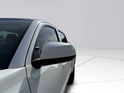 Used 2022 Toyota Tacoma SR5 image 10