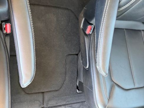 Used 2023 Chrysler Pacifica Touring-L image 32