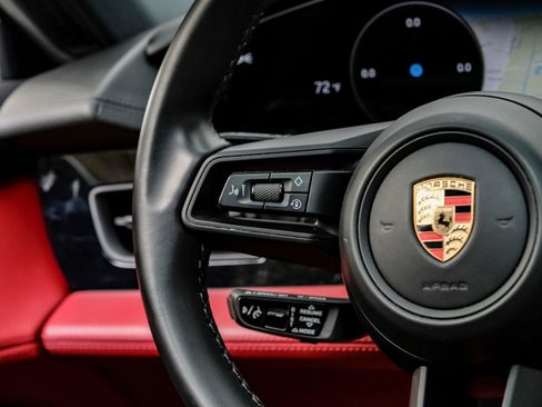 Used 2023 Porsche Taycan image 21