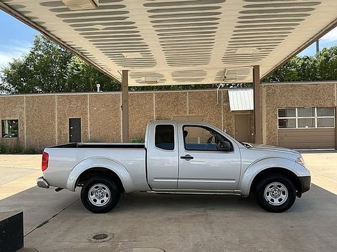 Used 2014 Nissan Frontier S w/ S Preferred Package RWD image 4