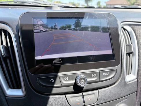 Used 2023 Chevrolet Malibu LT FWD image 17