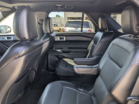 Used 2020 Ford Explorer Limited RWD image 11