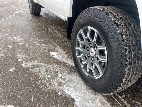 Used 2023 Chevrolet Colorado Z71 w/ Z71 Convenience Package 2 image 24