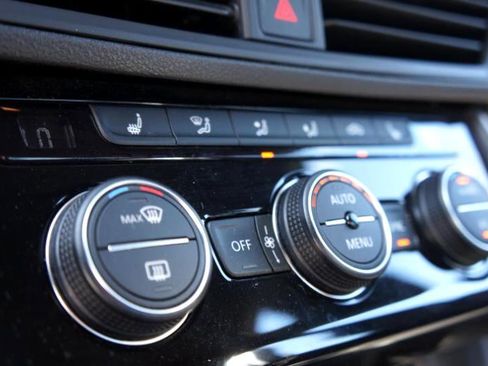 Used 2019 Volkswagen Jetta GLI image 29