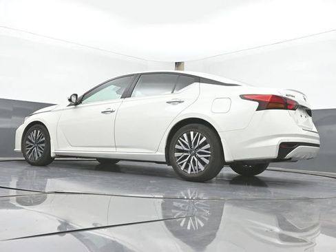 Used 2023 Nissan Altima 2.5 SV FWD image 34