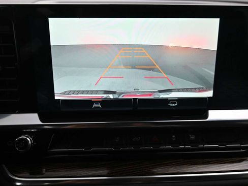 New 2026 GMC Sierra 2500 SLE w/ SLE Value Package; image 14