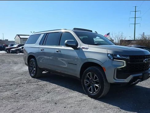 Used 2023 Chevrolet Suburban Z71 w/ Luxury Package image 1