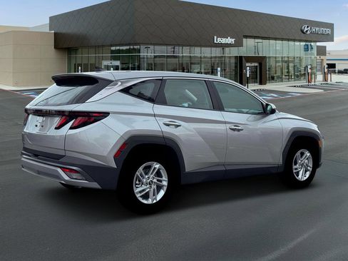 New 2026 Hyundai Tucson SE image 8