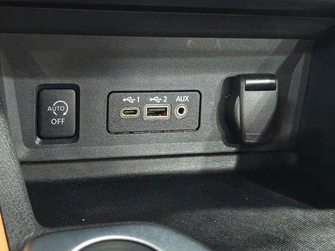 Used 2025 Nissan Sentra SV w/ SV Premium Package FWD image 41