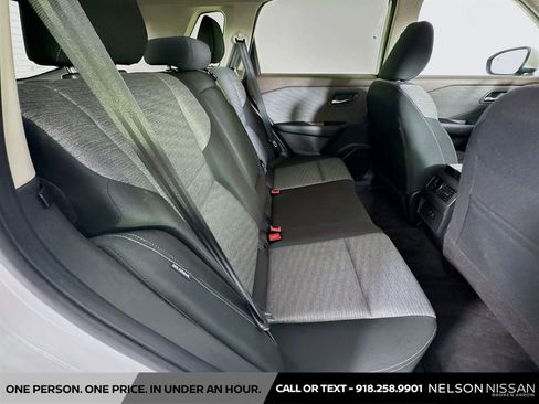 Used 2023 Nissan Rogue SV FWD image 25