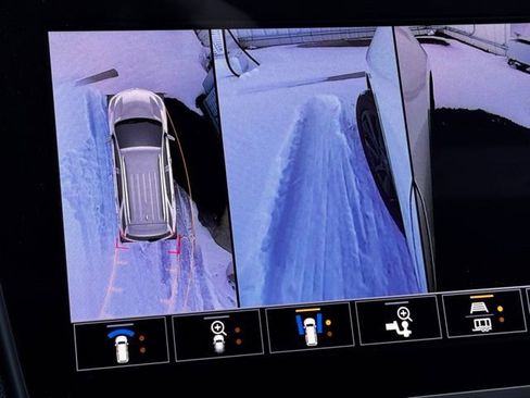 Used 2024 Chevrolet Equinox RS w/ RS Leather Package image 23