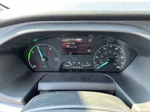 Used 2023 Ford E-Transit Medium Roof image 26